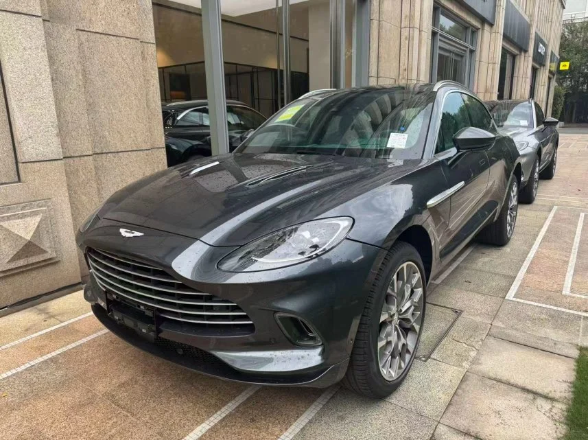 阿斯顿·马丁 DBX 24款 4.0T V8