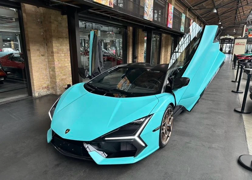 兰博基尼 Revuelto 大牛 26款 6.5L V12（浅蓝/黑）