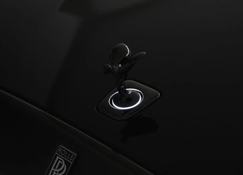 劳斯莱斯 闪灵 Spectre 25款 Black Badge(紫色线条 黑/黑) 细节